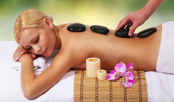 Hot-Stone Massage für Frauen 