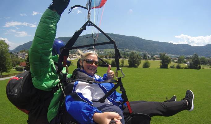 Wandern und Tandemgleitschirmfliegen in Österreich